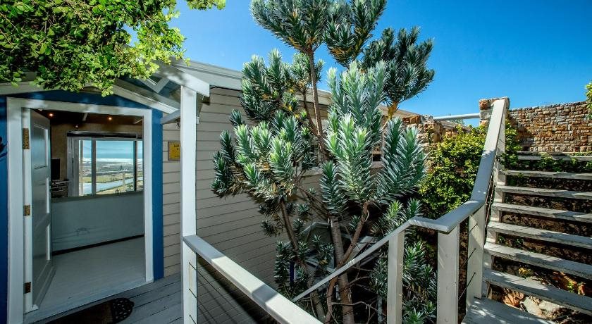 Blue Bay View Guesthouse