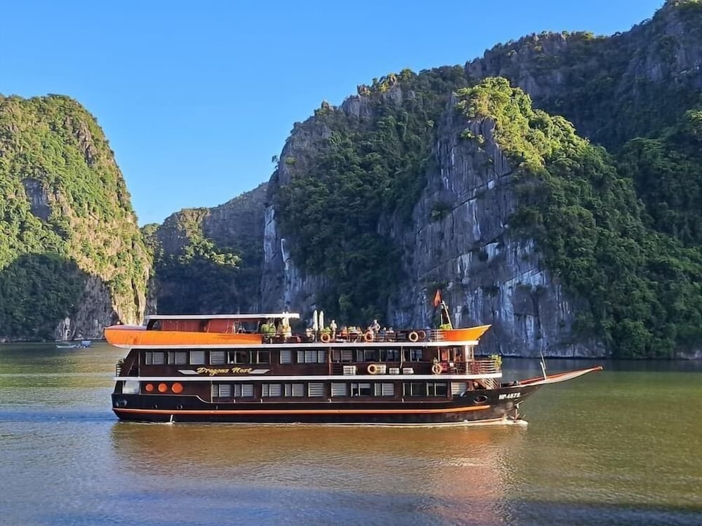 Beka Travel Cruise — 4-Star Luxury Hotel in Ha Long, Vietnam