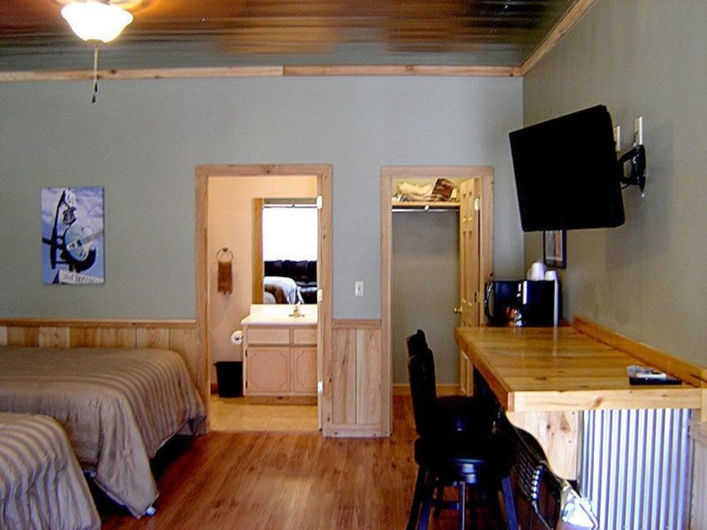 Bluestown Inn - photo 8