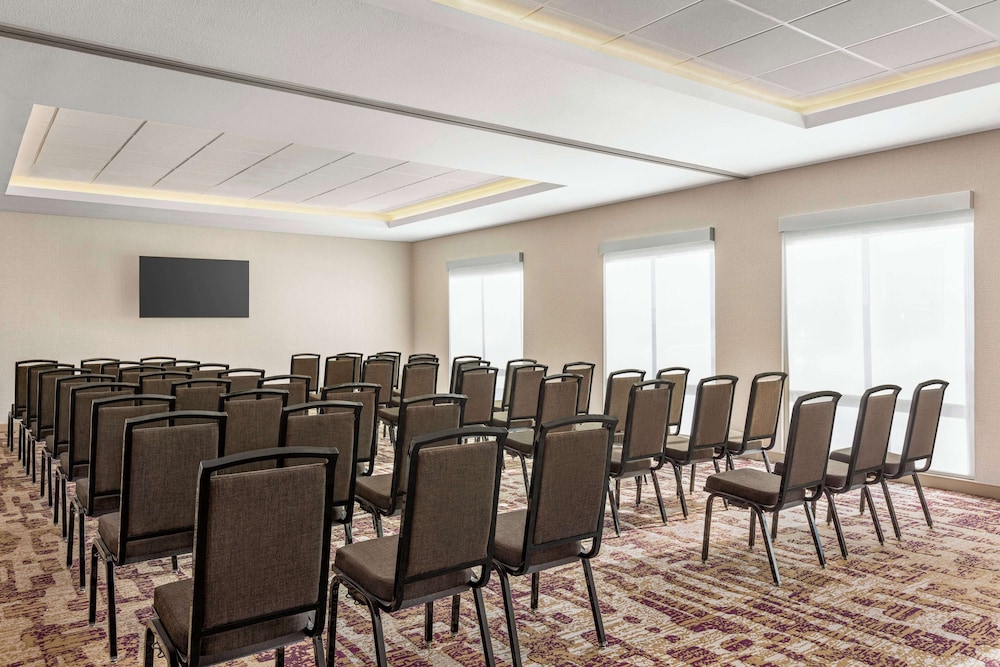 Hampton Inn by Hilton Stockton - photo 32