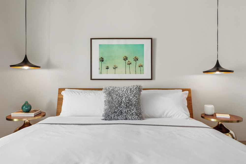 the Weekend - photo 2