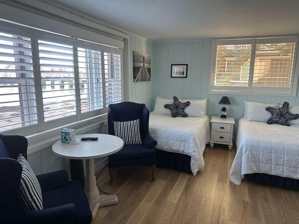 Vineyard Harbor Motel Private Beach - photo 111