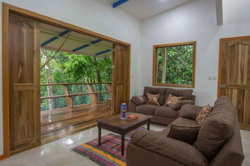 Blue Maverick Retreat Secluded Nature Escape 4WD Access Required in Unknown City, Costa Rica