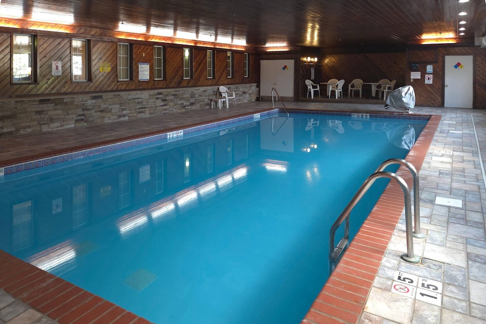 MainStay Suites LeClaire Quad Cities - photo 18