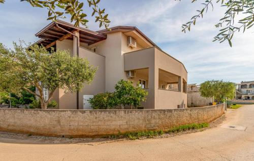 1 Bedroom Amazing Apartment In Vir — 4-Star Luxury Hotel in Vir, Croatia