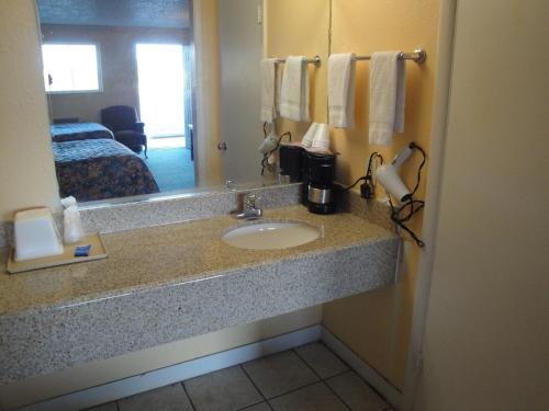 Poteau Inn - photo 13
