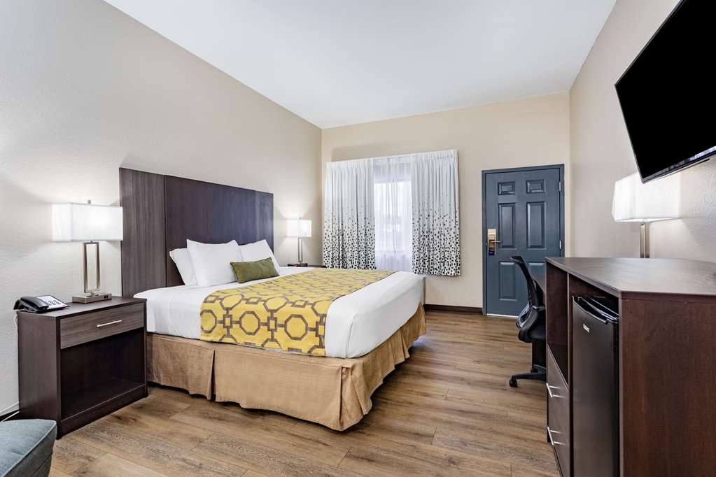 Baymont by Wyndham Midway Tallahassee - photo 20