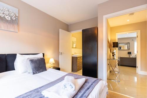 Velvet 2 bedroom apartment Conduit Lane Hoddesdon — 4-Star Luxury Hotel in Hoddesdon, United Kingdom