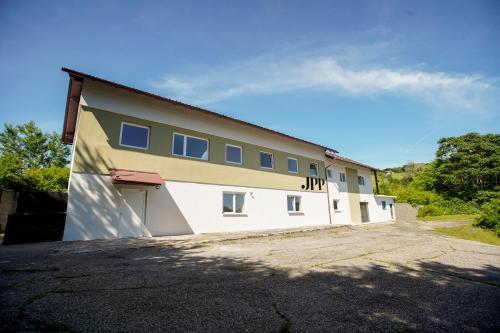 Arbeiterunterkunft in Spielfeld Straß Voll ausgestattete Zimmer mit Top Anbindung pet-friendly hotel Spielfeld