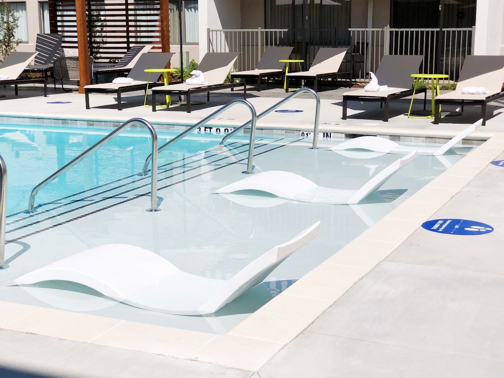 DoubleTree Suites by Hilton Nashville Airport - photo 25