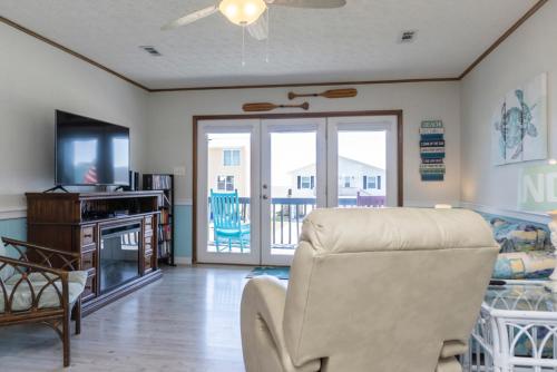 Out of the Blue by Oak Island Accommodations - photo 28