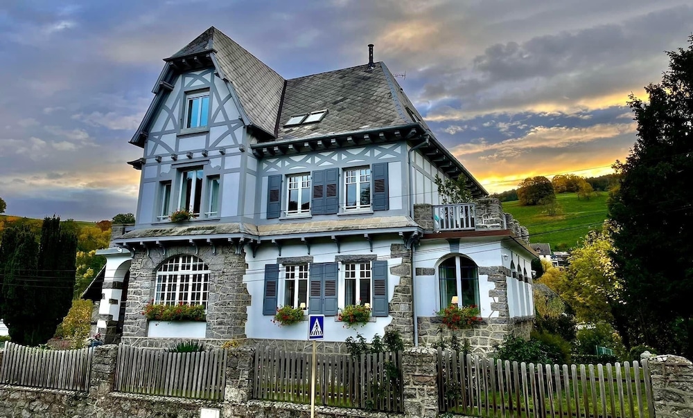Chambres D'hôtes Les Ecrins — 4-Star Luxury Hotel in Orbey, France