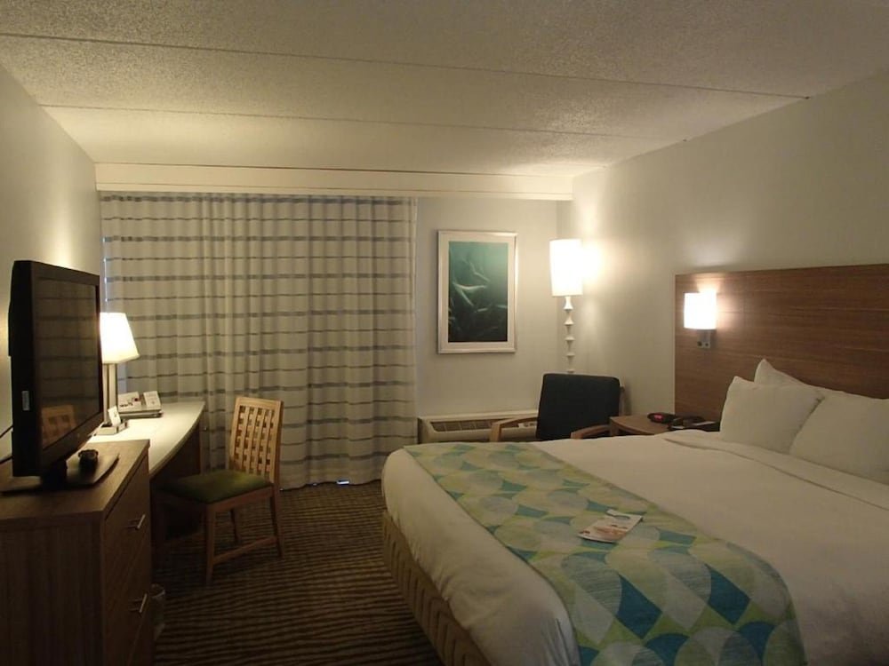 DoubleTree by Hilton Corpus Christi Beachfront - photo 13
