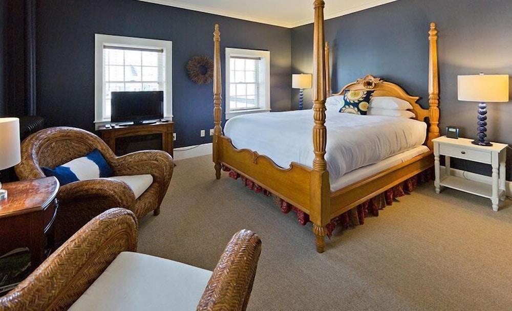 The Lindsey Hotel - photo 10