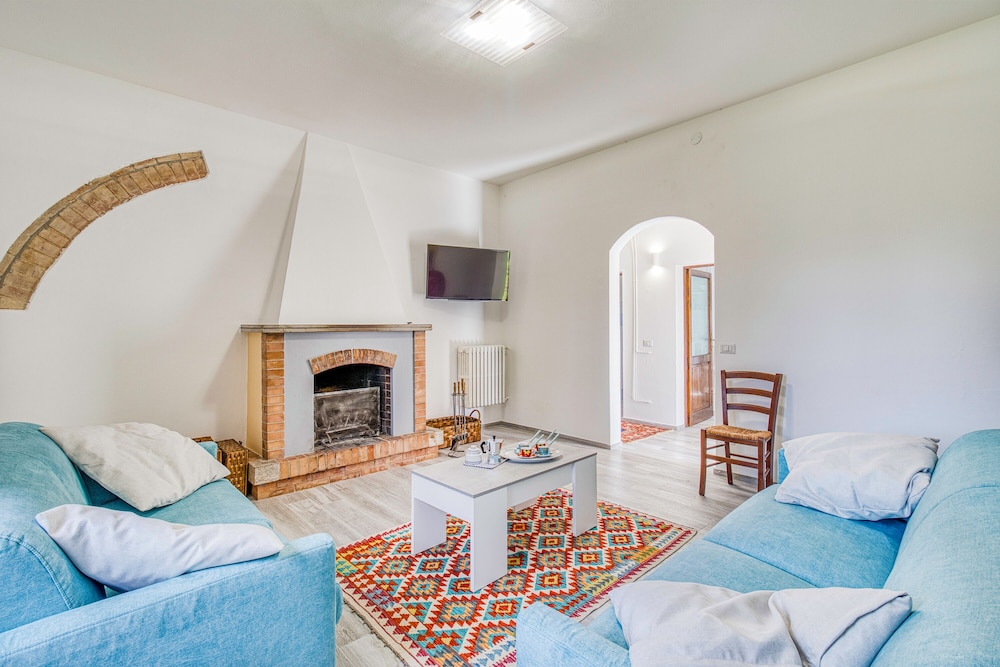 La Casa Della Quercia Relax In Tuscany — 4-Star Luxury Hotel in Montaione, Italy