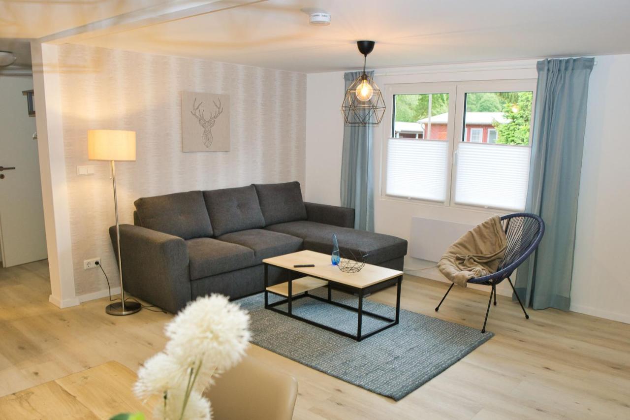 Ferienhaus Waldgefluster 70 Qm I Uberdachte Terrasse I 2 Schlafzimmer I Strandnah — hotel in Joachimsthal