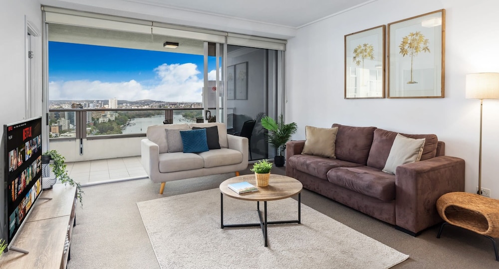 HighFloor Family Suite 3BD Amazing Views — 4-Star Luxury Hotel in Brisbane, Australia