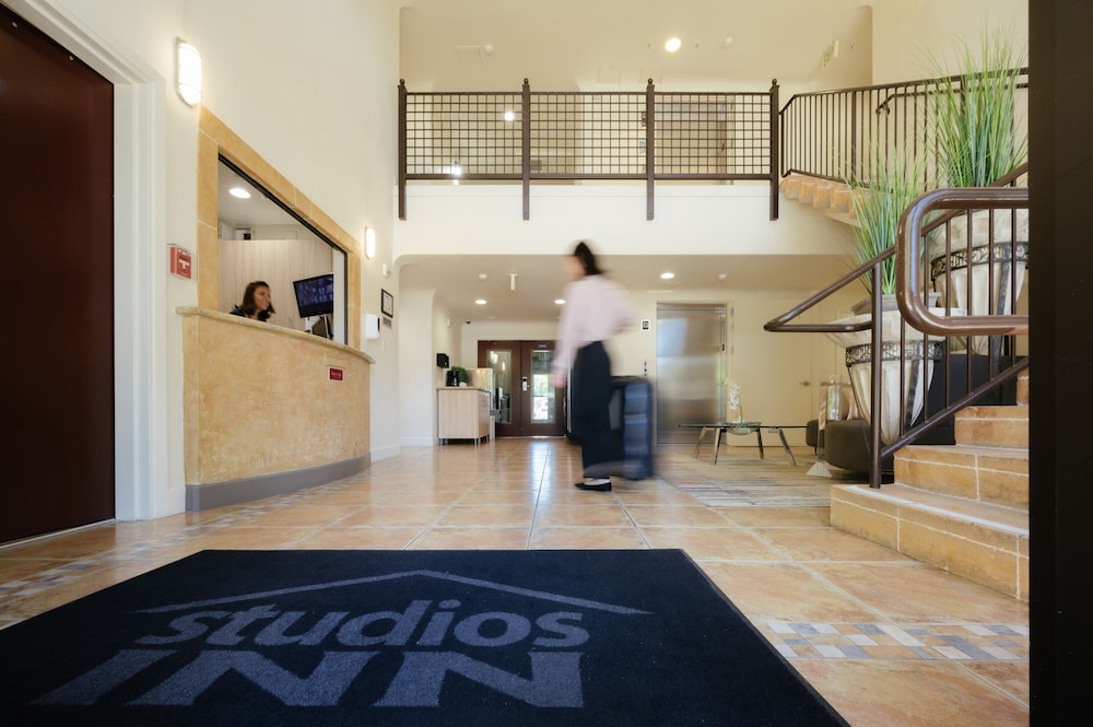 Studios Inn - photo 3