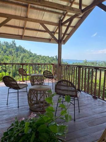 Moon Bar Hostel — 5-Star Luxury Hotel in Port Barton, Philippines