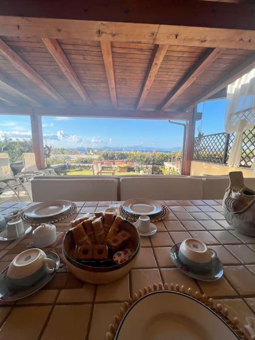 Sardegna: Vista mare vicino alla spiaggia in Golfo Aranci, Italy