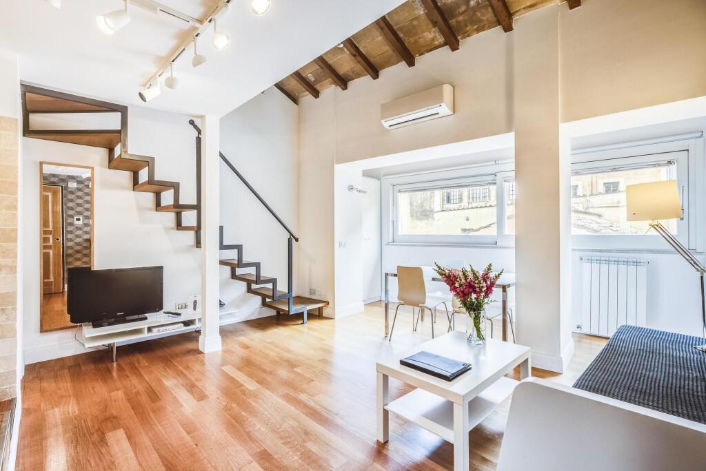 Residenza Gonfalone — 4-Star Luxury Hotel in Rome, Italy