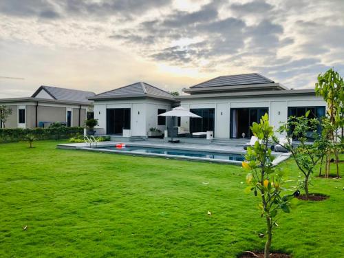 Hồ Tràm 05 Biêt Thự Nghỉ Dưỡng 1000M2 Ll Hồ Bơi Bbq Ll Trung Tâm — 5-Star Luxury Hotel in Vung Tau, Vietnam
