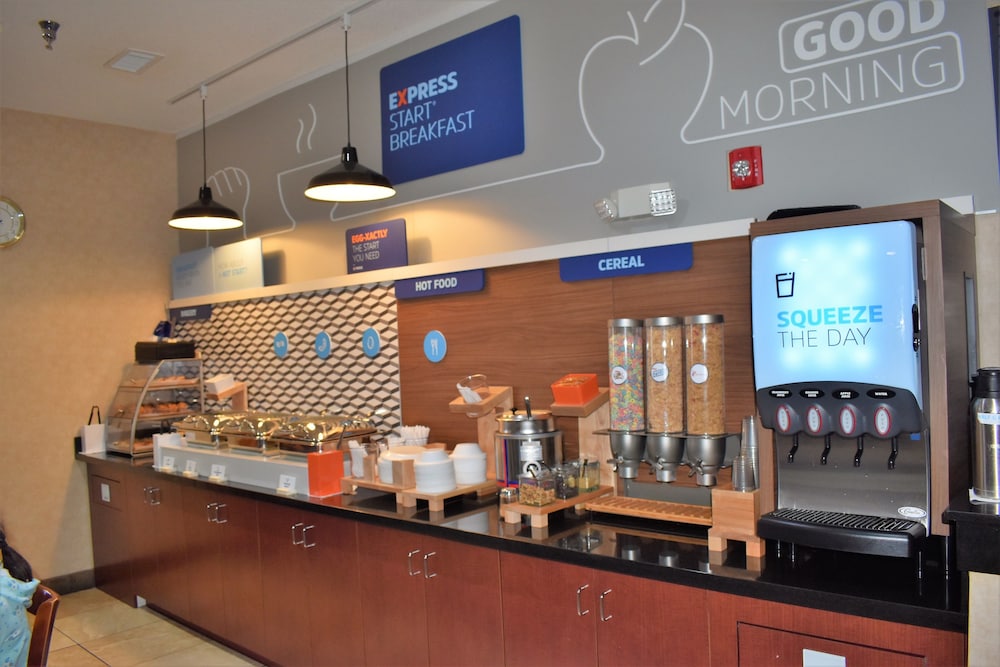 Holiday Inn Express Kansas City Liberty by IHG - photo 47