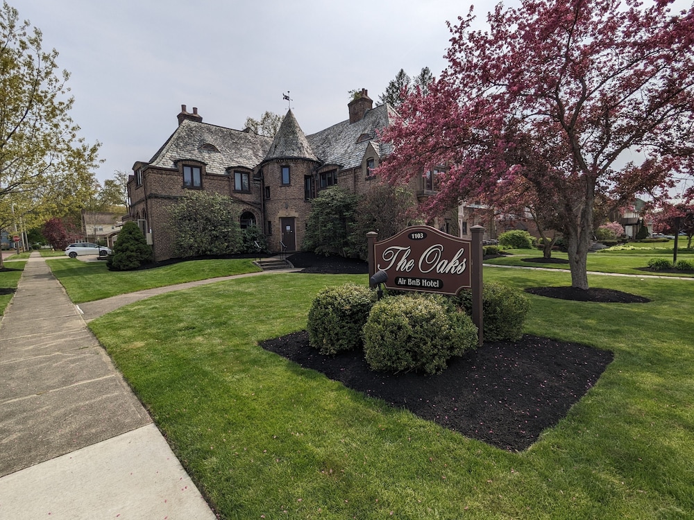 The Oaks B&B Hotel and Spiritual Center - photo 34
