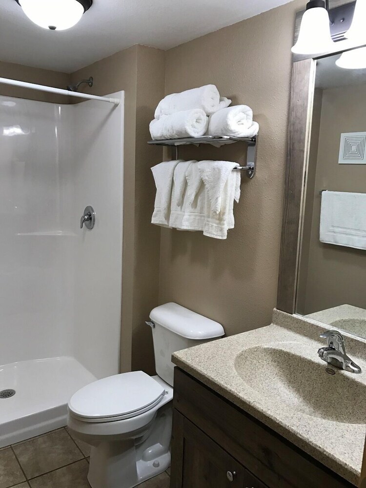 Woodside Dells Hotel & Suites - photo 24