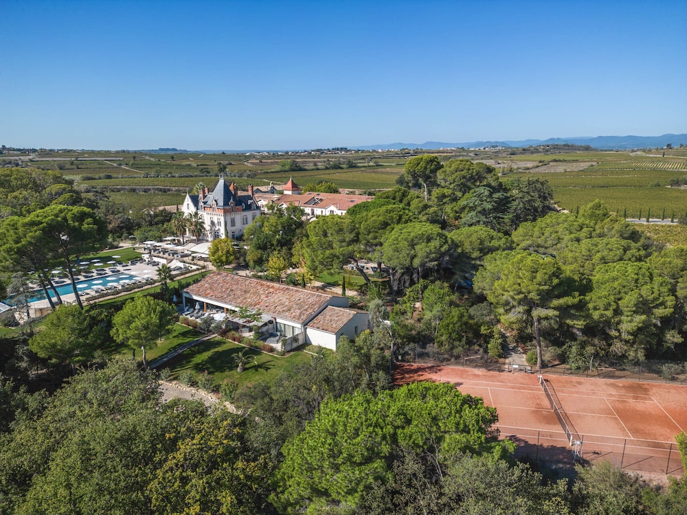 Château Saint Pierre de Serjac — 4-Star Luxury Hotel in Puissalicon, France