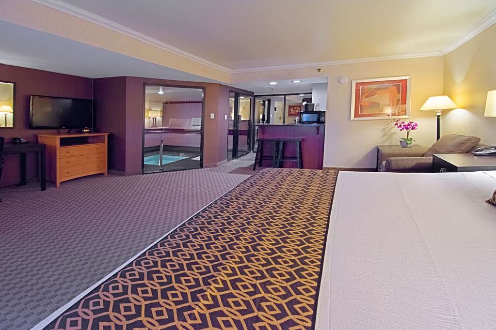 Best Western Yuma Mall Hotel & Suites - photo 29