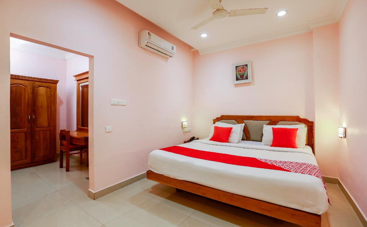 OYO 28725 Sneha Inn Business Class in Talipparamba, India