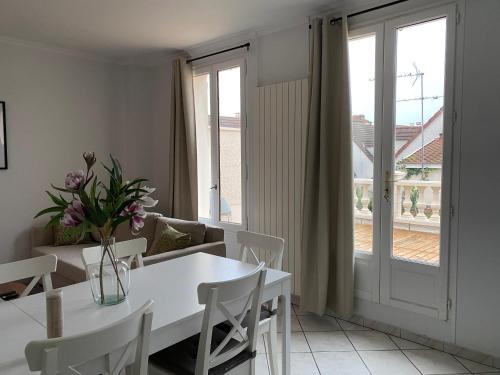 Duplex Cosy Tres Proche de la Defense in Nanterre, France