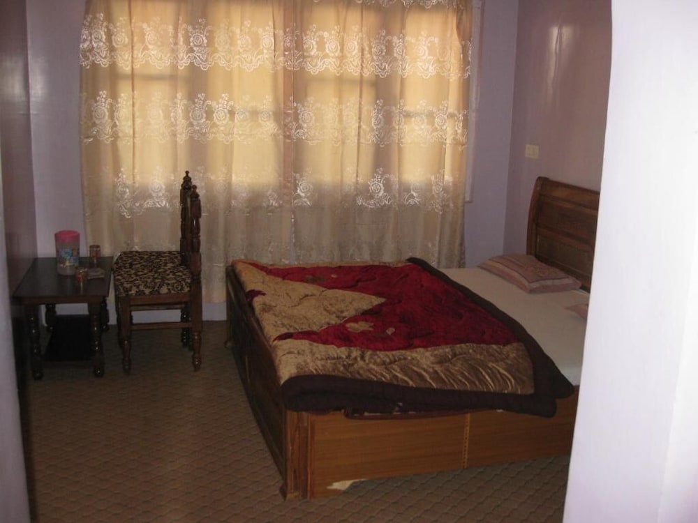 Hotel Gulistan - last minute hotel in Srinagar