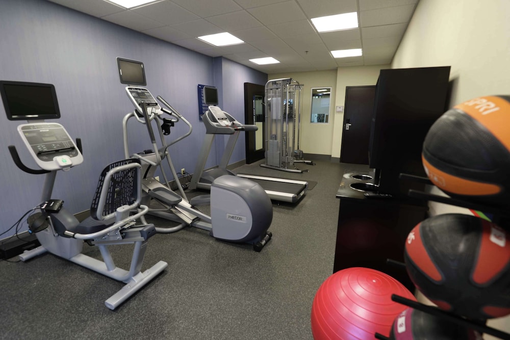Hampton Inn Dyersburg - photo 24