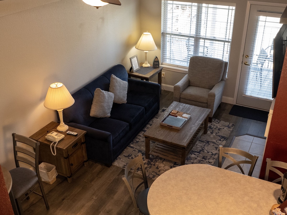 Delavan Lake Resort - photo 26