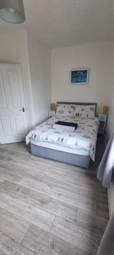 Cove Bay 1 Bed Flat — 4-Star Luxury Hotel in Largs, United Kingdom