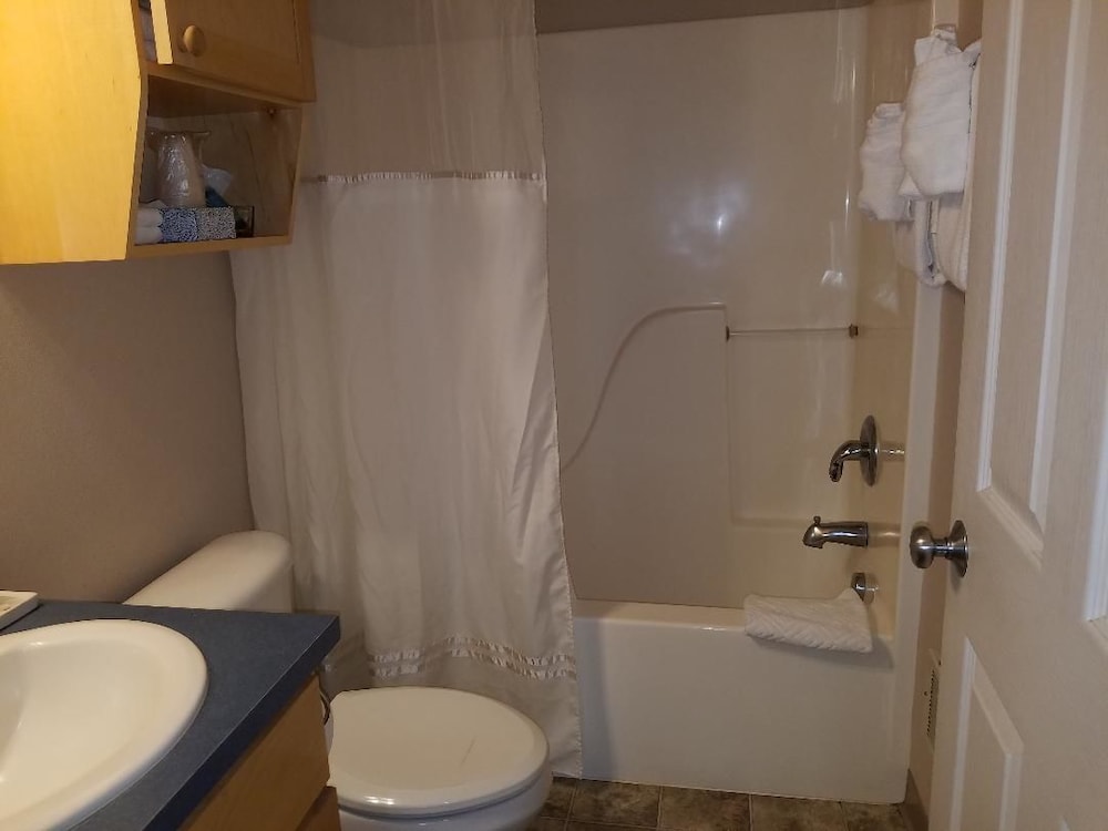 Sea Breeze Court - photo 29