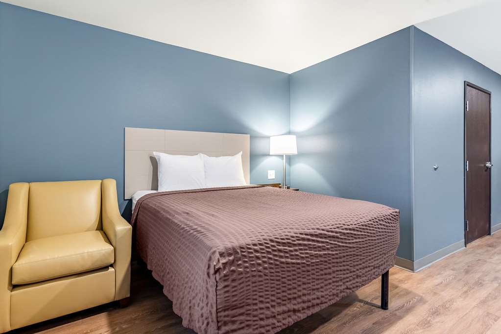WoodSpring Suites Indianapolis Airport South - photo 13