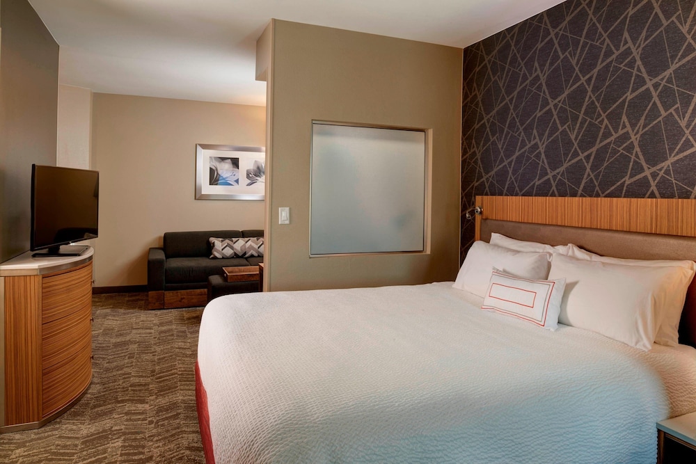 SpringHill Suites St. Louis Brentwood - photo 4
