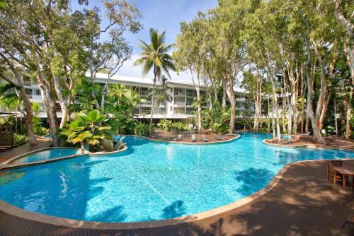 Belle Escapes Beachview Suite 1304 Drift Beachfront Resort in Palm Cove, Australia