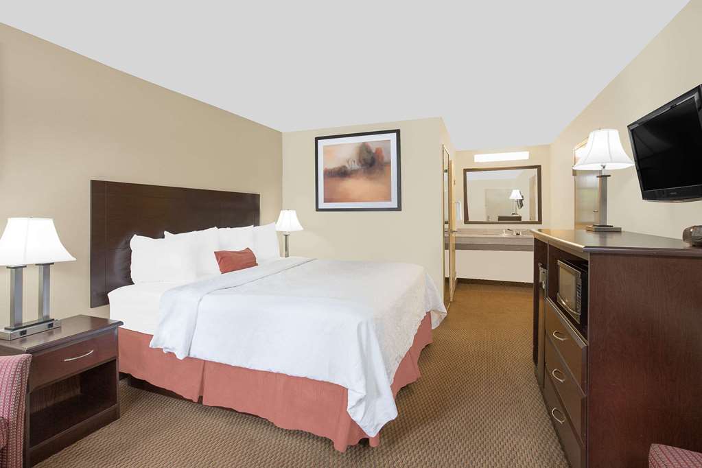 Baymont by Wyndham Greenville - photo 11