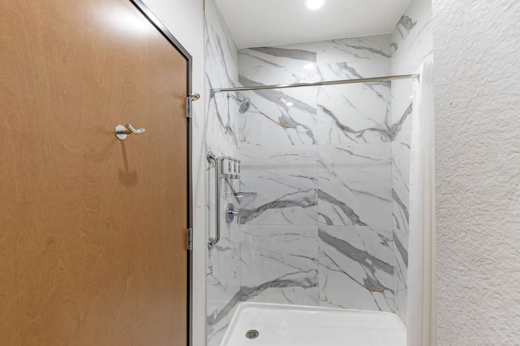 Best Western Plus Chickasha Inn - photo 22