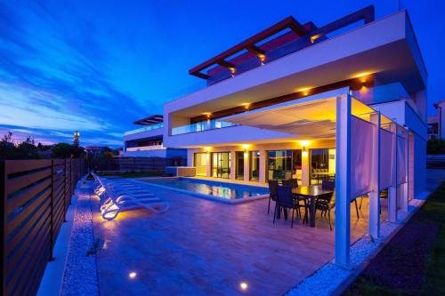 Luxury Villa Eligo with private pool and sea view — 4-Star Luxury Hotel in None, Croatia