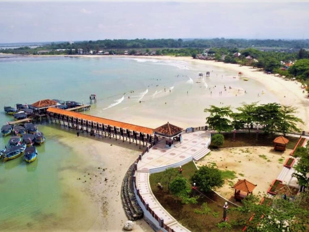 New Bandengan Beach Hotel — hotel in Jepara