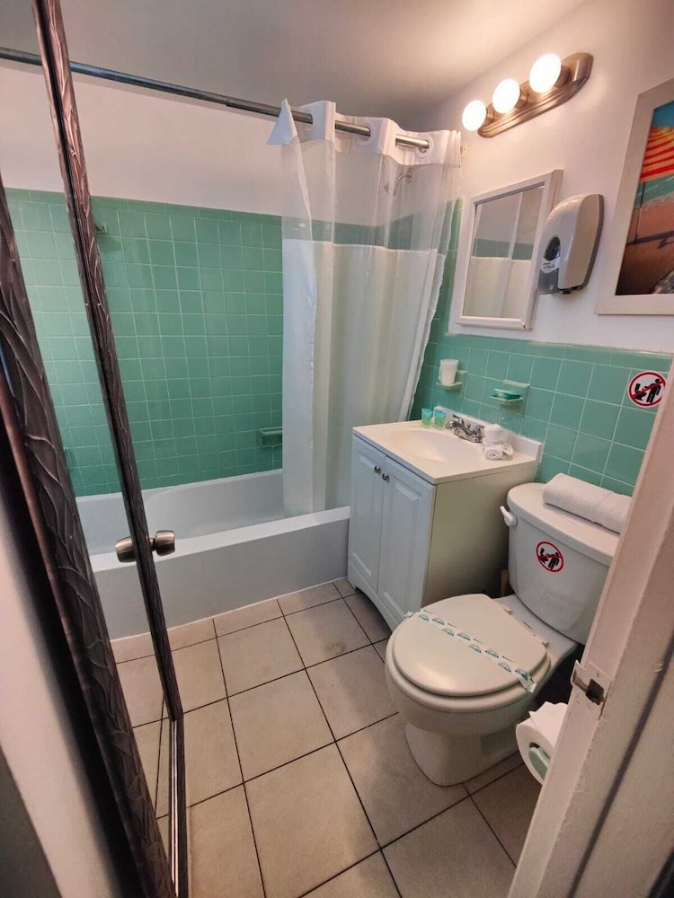 Great Escape Inn - photo 43