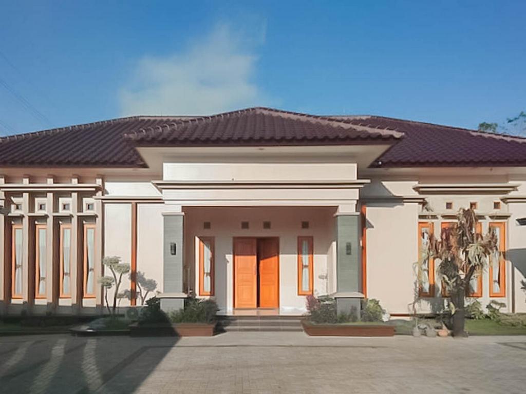 Kedai Oma Syariah Mitra RedDoorz in Kuningan, Indonesia