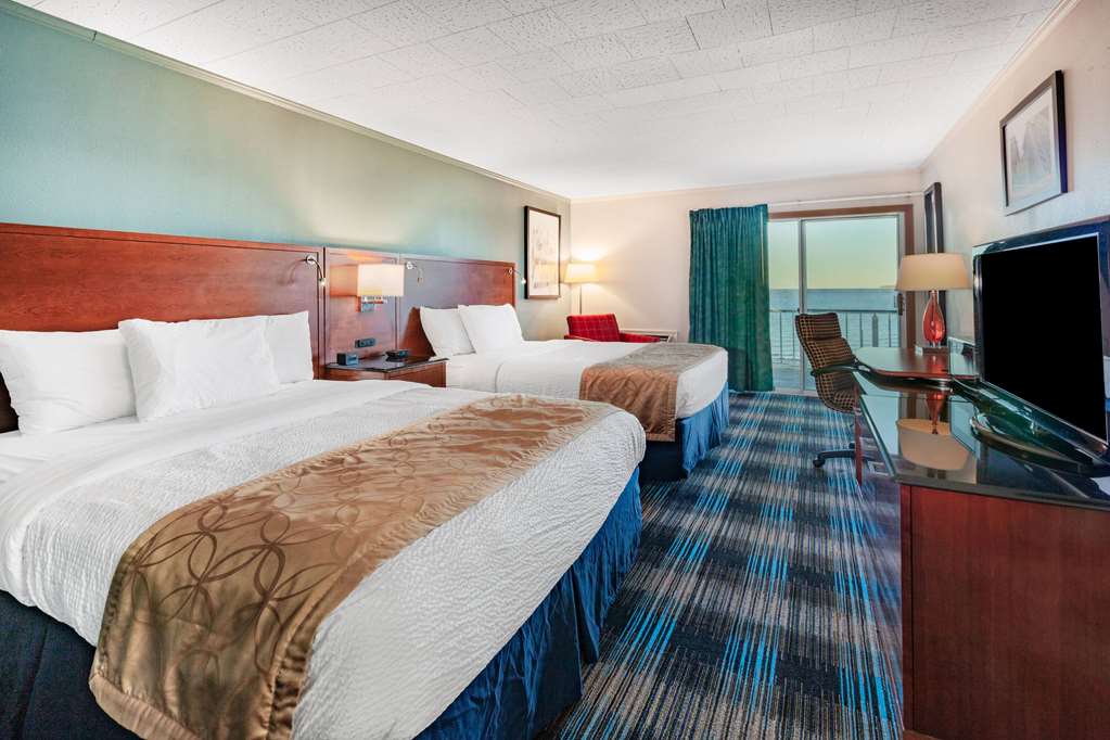 Days Inn & Suites by Wyndham St. Ignace Lakefront - photo 31