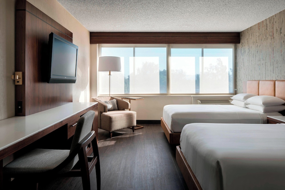 Fullerton Marriott at California State University - photo 13