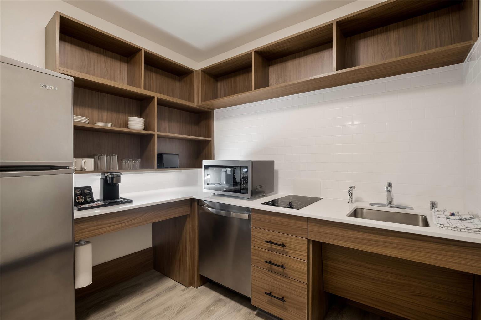 Everhome Suites Corona - photo 21